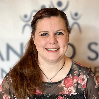 A headshot photo of Elise Hannen